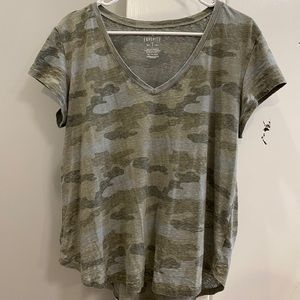 American Eagle camo tee